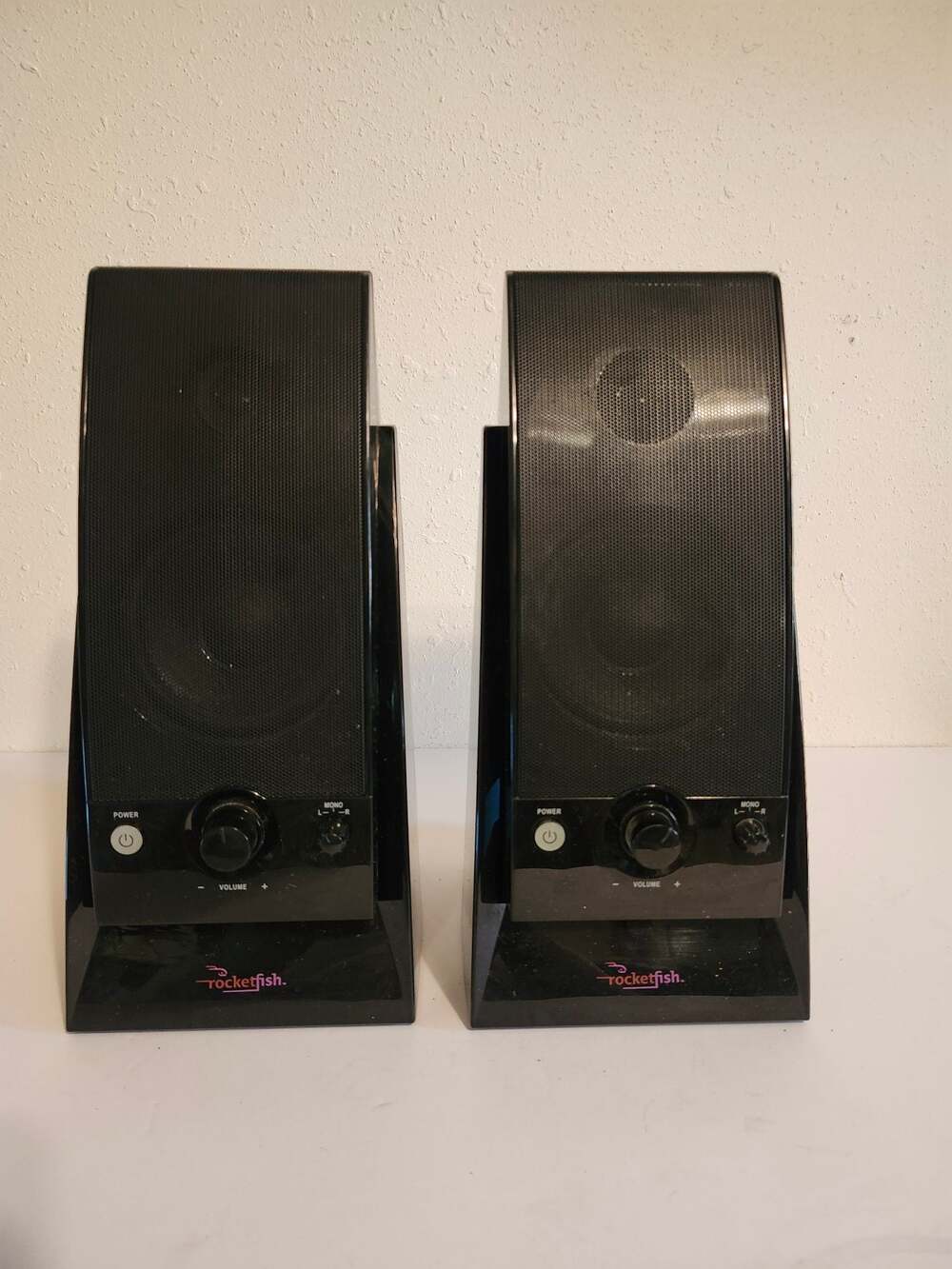 Rocketfish RF-WS01 Wireless Bookshelf Speakers Pair
